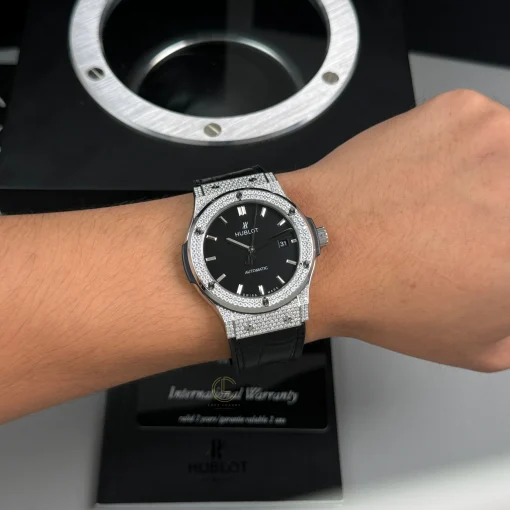 Đồng hồ Hublot Classic Fusion Diamonds Moissanite Pave 42mm Dial Black - VIP Version