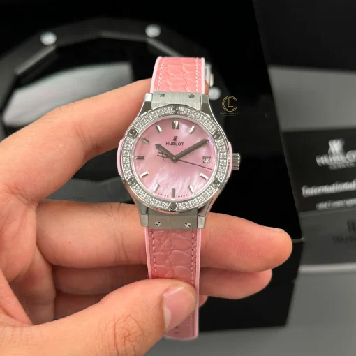 Hublot Classic Fusion Pink Pearl 581.NP.6210.LR.1204.JPN17 33mm