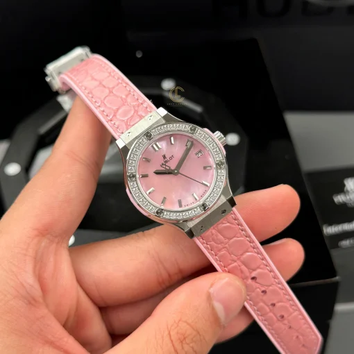Hublot Classic Fusion Pink Pearl 581.NP.6210.LR.1204.JPN17 33mm