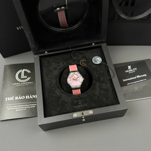 Hublot Classic Fusion Pink Pearl 581.NP.6210.LR.1204.JPN17 33mm