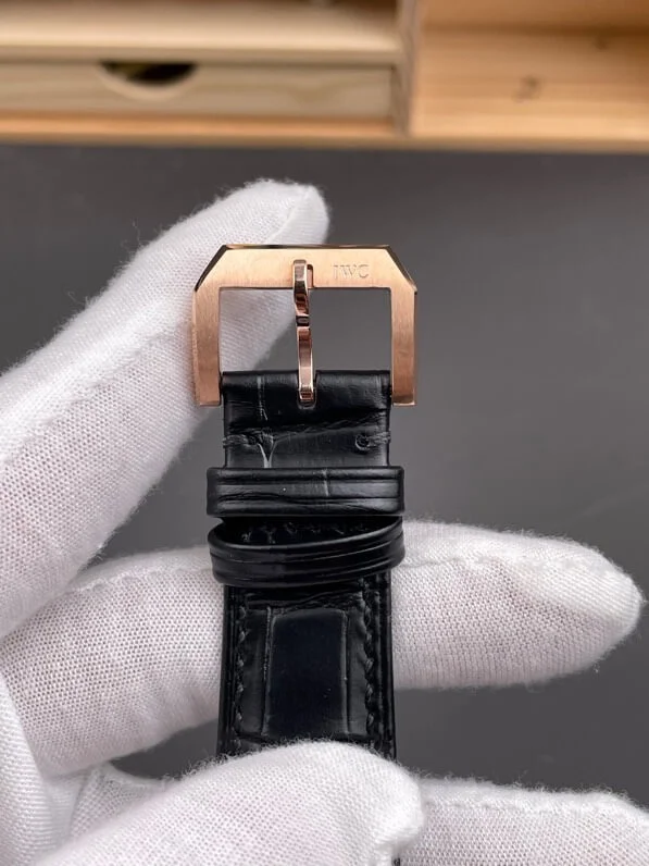 IWC 42mm Tourbillon movement Sapphire glass 4 years warranty Brand box with documentation Express shipping - 图片 4