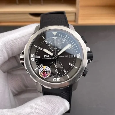 IWC For man Size: 44mm 7750 movement Sapphire glass 4 years warranty Brand box with documentation Express shipping