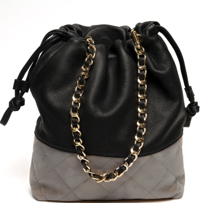 Women's Quilted Chain Shoulder Bag – Classic Flap Style Crossbody Purse with Gold-Tone Hardware & Elegant Design